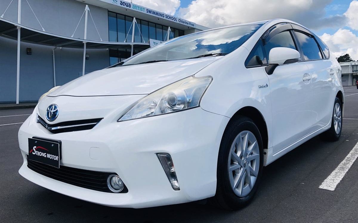 Car Finance 2013 Toyota Prius-1065363