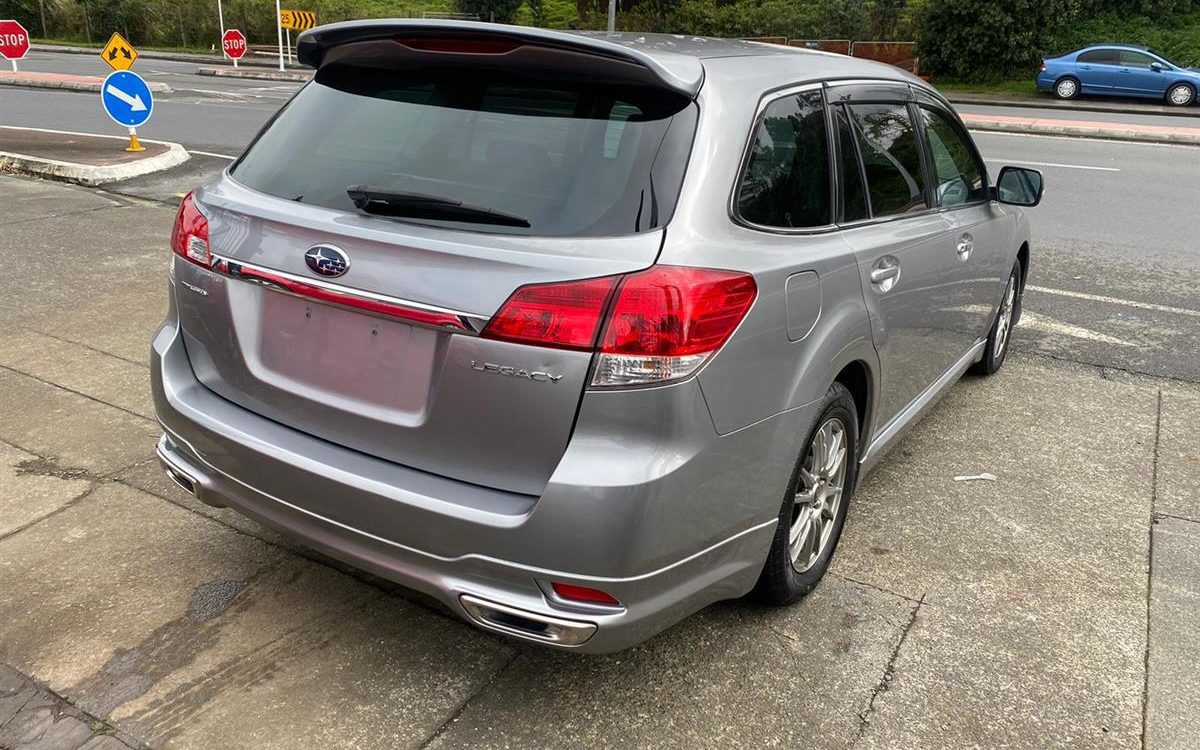 Car Finance 2010 Subaru Legacy-1069590