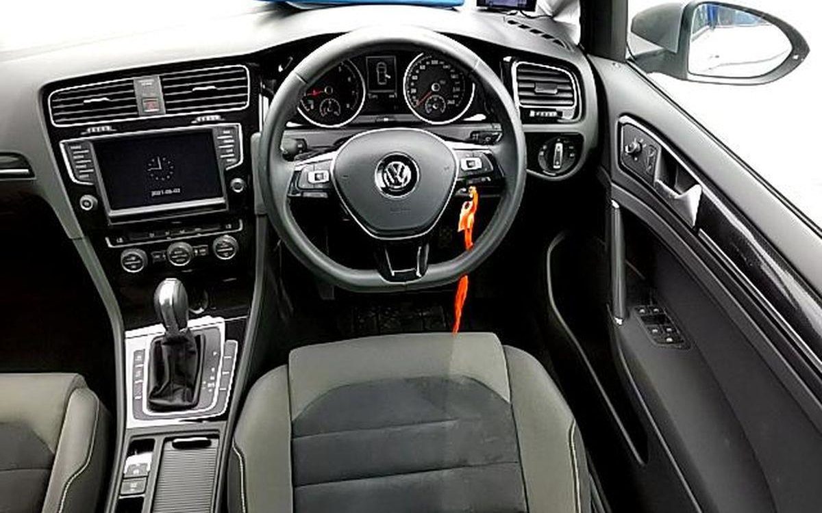 Car Finance 2013 Volkswagen Golf-1073177