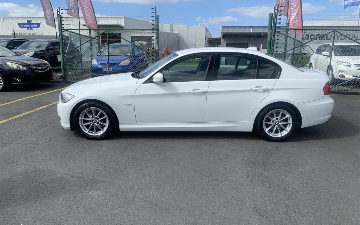 Car Finance 2011 BMW 320i-1076718