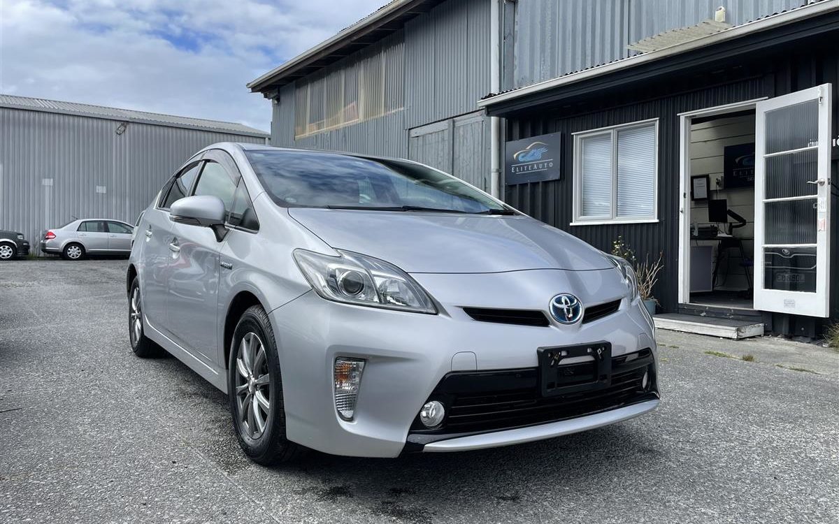 Car Finance 2015 Toyota Prius-1078928