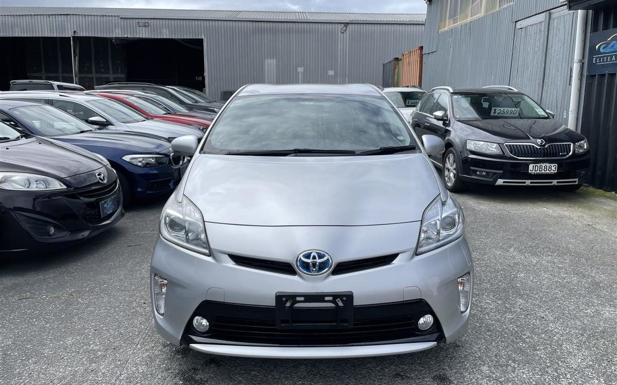 Car Finance 2015 Toyota Prius-1078931