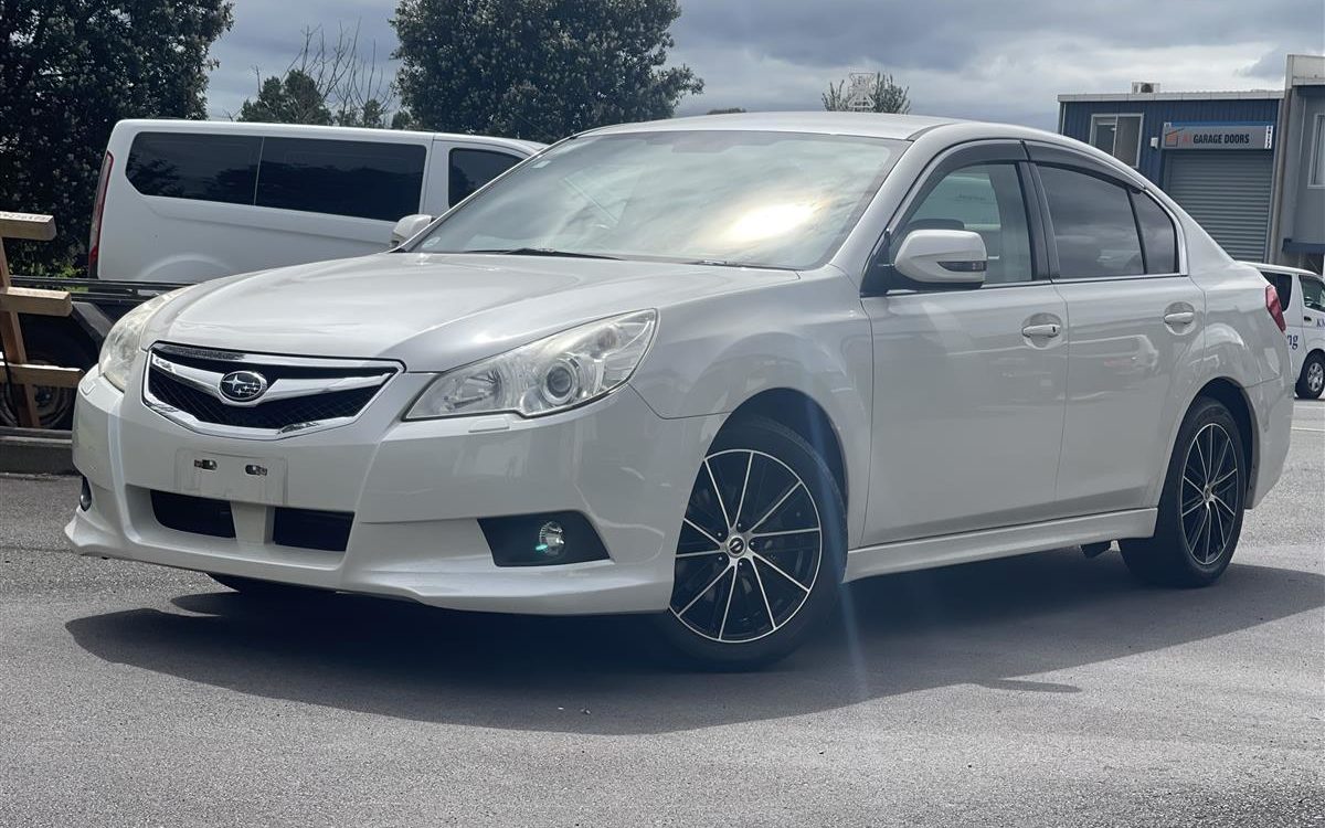 Car Finance 2010 Subaru Legacy-1078954