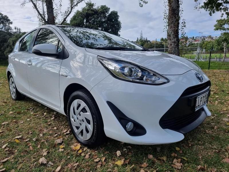 Car Finance 2018 Toyota Prius-1079345