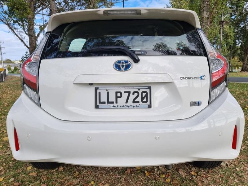 Car Finance 2018 Toyota Prius-1079349