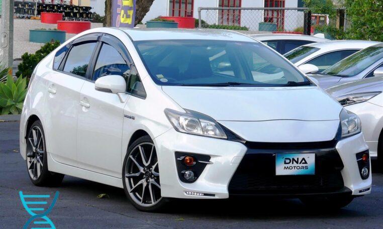 Car Finance 2013 Toyota Prius-1079864