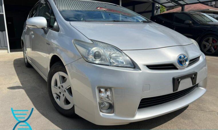 Car Finance 2011 Toyota Prius-1079845