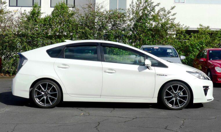 Car Finance 2013 Toyota Prius-1079865