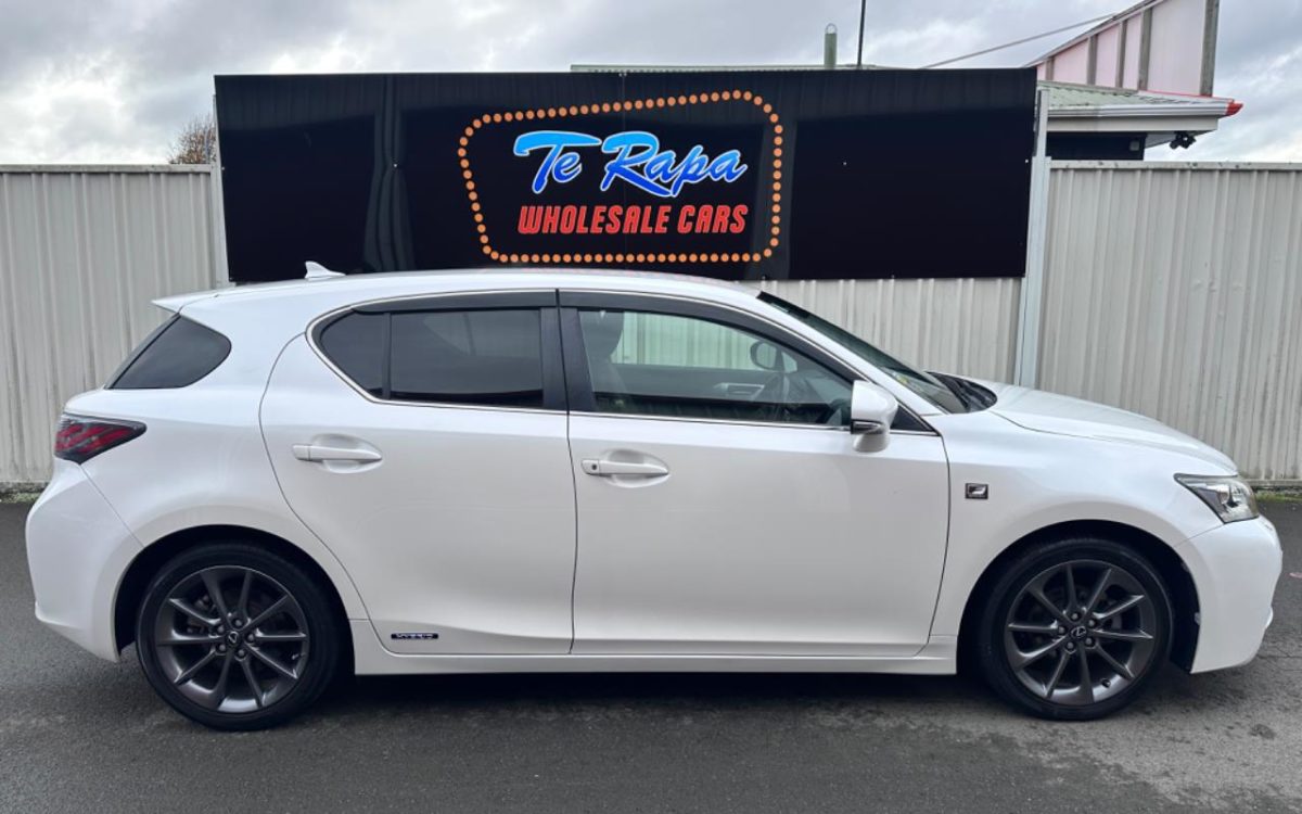 Car Finance 2011 Lexus CT200H-1081114